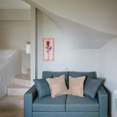 別荘 ονειρόπετρα *